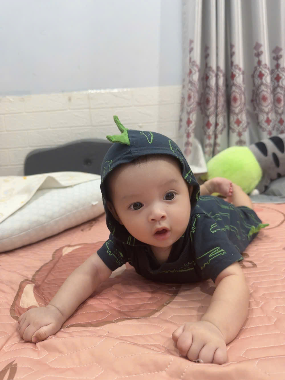 Bé Xoài 8 tháng tuổi